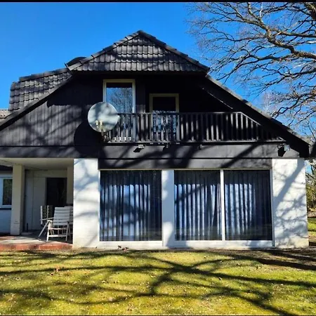 Grosses Freistehendes Haus Nahe Messe 4 Baeder Garten Eigenen Garten Vakantiehuis Isernhagen