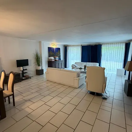 Vakantiehuis Grosses Freistehendes Haus Nahe Messe 4 Baeder Garten Eigenen Garten *