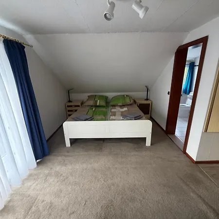 Grosses Freistehendes Haus Nahe Messe 4 Baeder Garten Eigenen Garten *