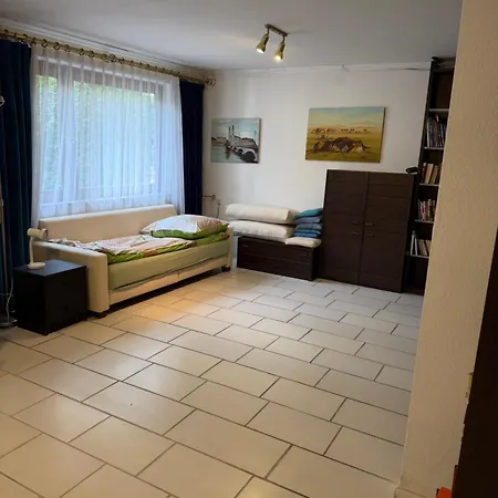 Grosses Freistehendes Haus Nahe Messe 4 Baeder Garten Eigenen Garten Vakantiehuis *